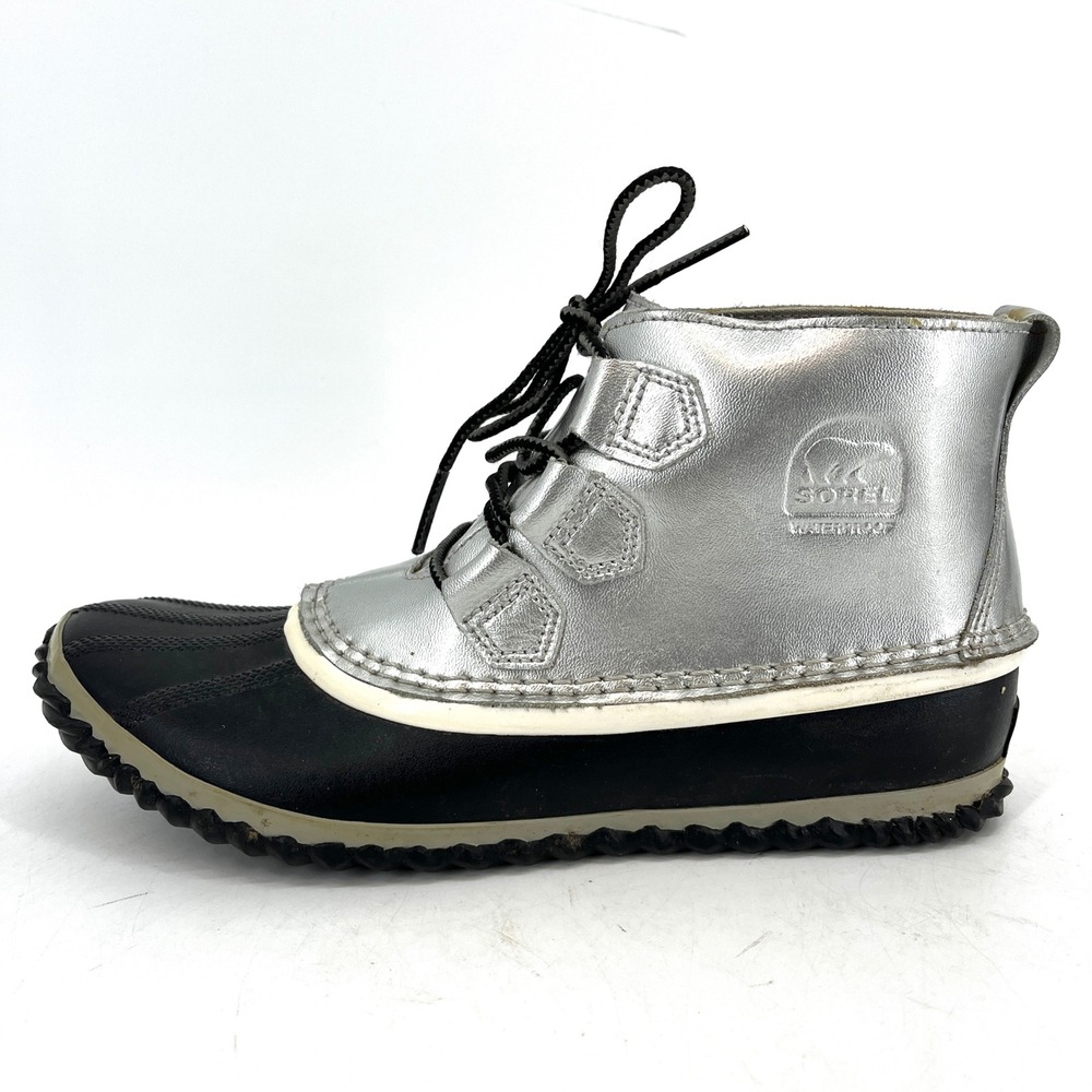 Sorel Women's Out n About Waterproof Winter Boots Silver Black Lace Up Ankle 9.5